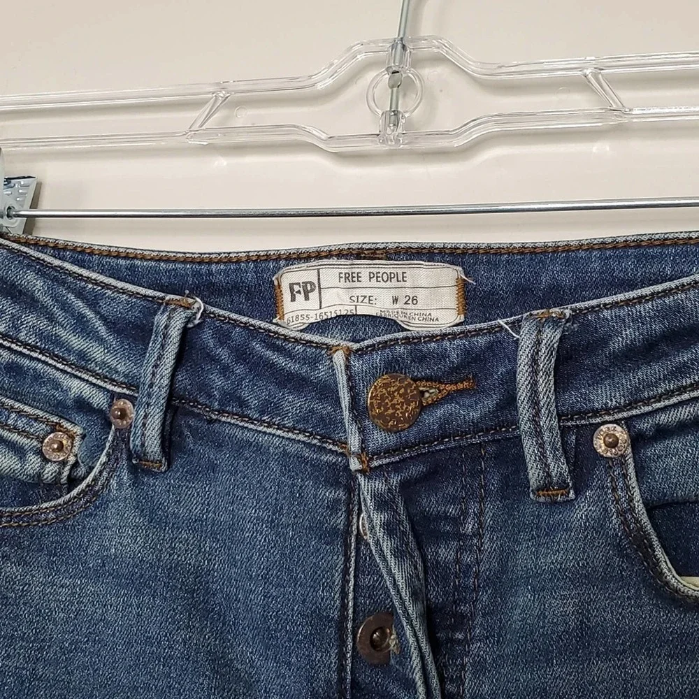 FREE PEOPLE | Button Fly Skinny Jeans | 26 - Picture 5 of 6